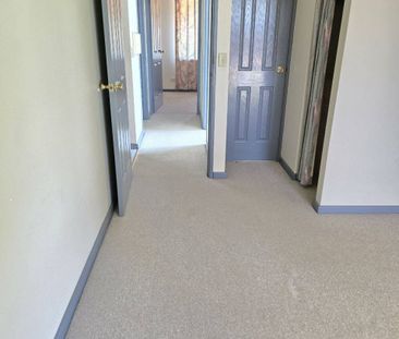 Cozy Secure Villa in Cannington - Photo 4