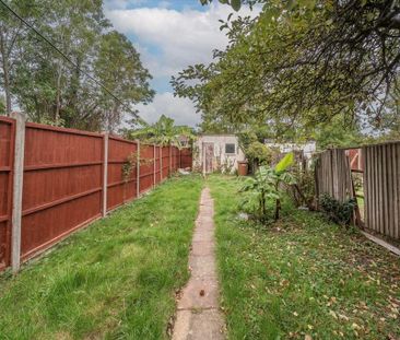 4 bedroom detached house to rent - Photo 4