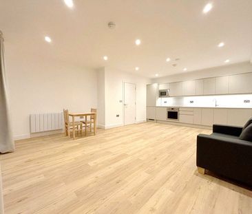 Farnborough Road, Farnborough, Surrey, GU14 - Photo 2