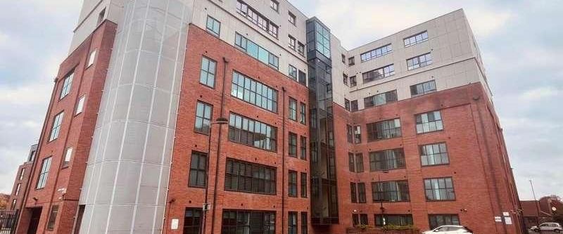 Slough, Berkshire, SL1 - Photo 1