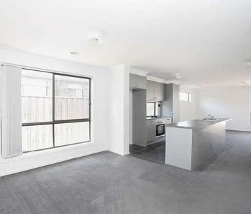 116 Hamish Drive, Tarneit VIC 3029 - Photo 2