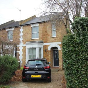 5 bedroom end of terrace house to rent - Photo 2