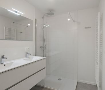 Appartement met drie kamers, terras en autostaanplaats. - Photo 5