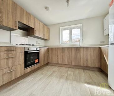 2 bedroom Semi-detached house To Let - Photo 5