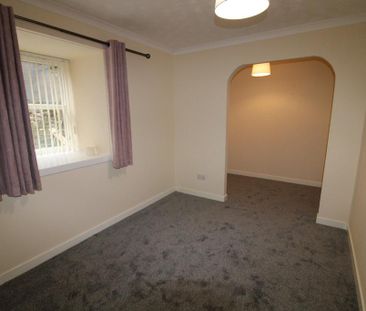 3 bedroom flat to rent - Photo 3