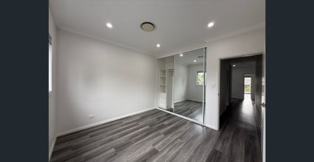 Captivating 4-Bedroom House ! - Photo 5