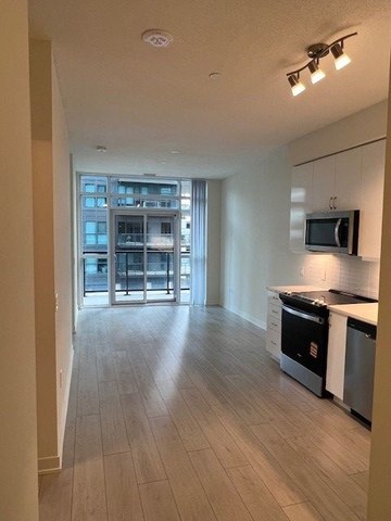 For Lease - 38 Annie Craig Drive Unit# 403, Toronto, Ontario - Photo 2