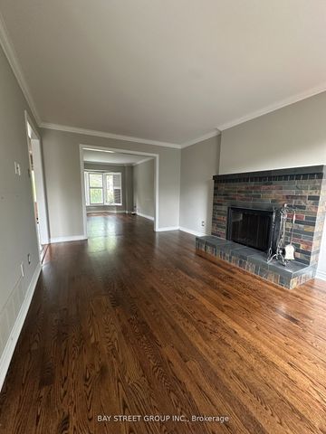 For Lease - 9 Chadburn Crescent, Aurora, Ontario - Photo 2