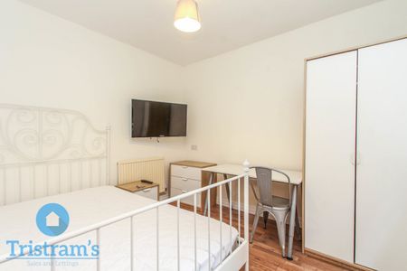 6 bed Semi-Detached House for Rent - Photo 5