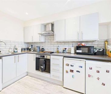 London Road, East Grinstead, West Sussex, RH19 - Photo 5