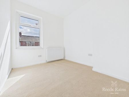 3 bedroom terraced house to rent - Photo 4