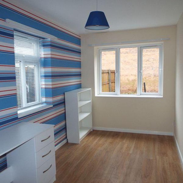 4 bedroom terraced house to rent - Photo 1