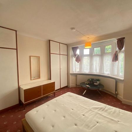 1 bedroom in a house share to rent - Photo 3