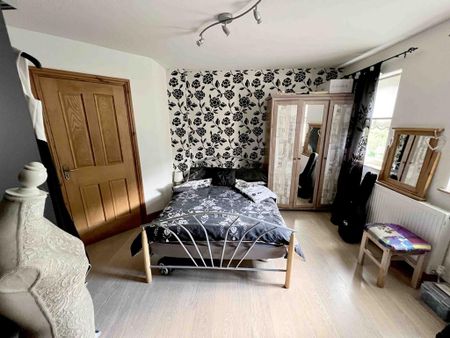 4 bedroom detached house to rent - Photo 5