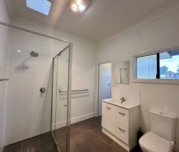 2/8 Denison Street, Cooma - Photo 6