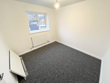 4 bedroom detached house to rent - Photo 3