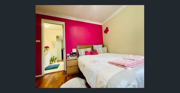 Modern Double-Storey Home in Horningsea Park – Ideal for Family Living - Photo 1