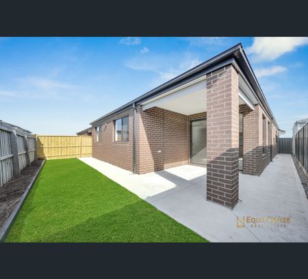 29 Vogue Drive, Wyndham Vale, Vic 3024 - Photo 5