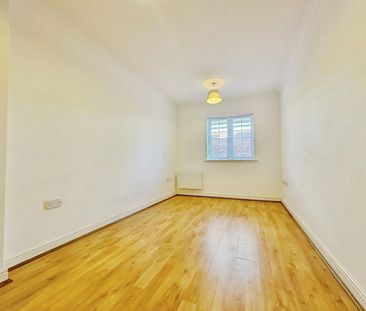 London Road, Camberley, Surrey, GU15 - Photo 6