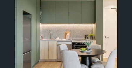 Spacious Furnished 2 Bedroom 2 Bathroom+ Up to 12 Weeks FREE rent* - Photo 4