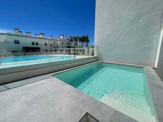 Apartamento planta baja en alquiler en Riviera del Sol, Mijas - Photo 1