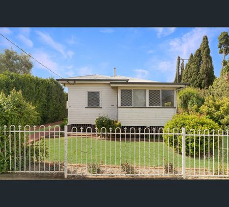 144 Holberton Street, Newtown, Qld 4350 - Photo 2
