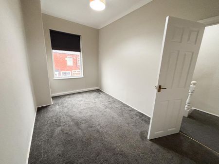 2 bedroom terraced house to rent - Photo 4