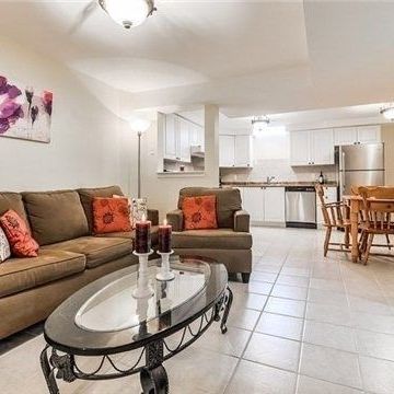 For Lease - 217 Flagstone Way, Newmarket, Ontario - Photo 4