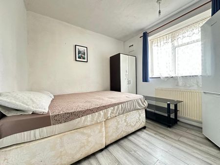 4 bedroom maisonette to rent - Photo 4