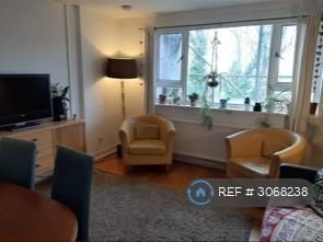 3 bedroom flat to rent - Photo 2