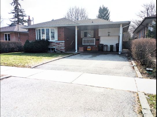 For Lease - 8 Storey Crescent Unit# MAIN, Toronto, Ontario - Photo 1