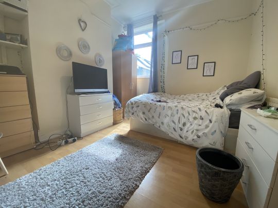 Pen y Wain Road, Roath - Photo 1