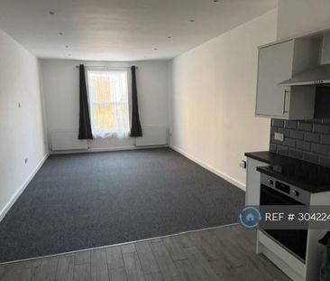 2 bedroom maisonette to rent - Photo 3