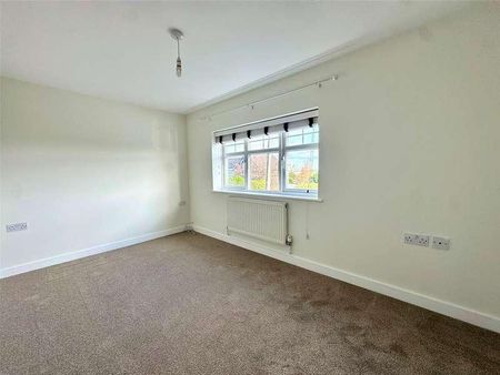 Hill View Road, Farnham, Surrey, GU9 - Photo 5