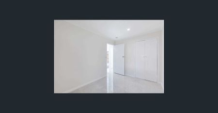 Fully Renovated Ground Floor Apartment in Boutique Block – Prime Southport CBD Location - Photo 4