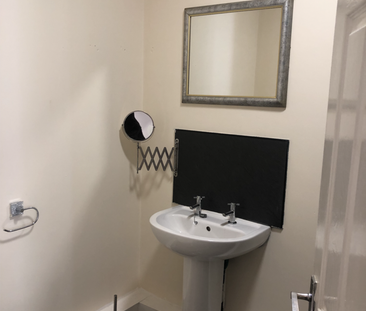2 bedroom apartment to rent - Photo 3 | Rentumo