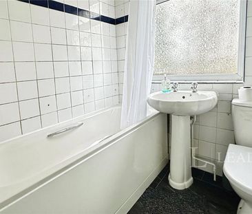 2 bedroom semi-detached house to rent - Photo 2