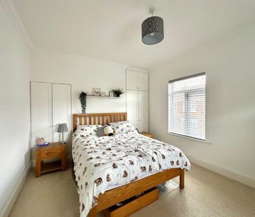 3 bedroom end of terrace house to rent - Photo 3