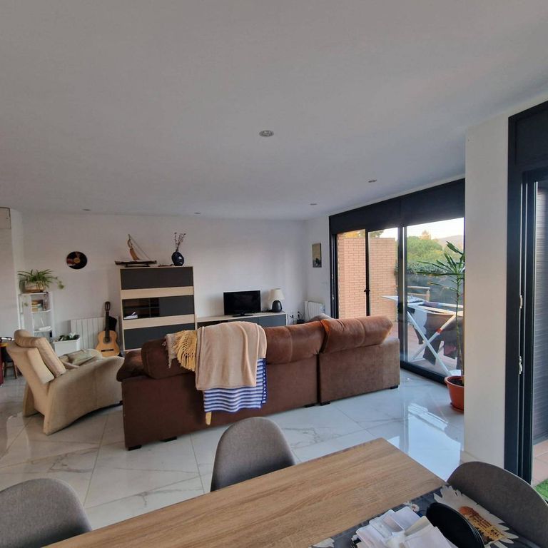 6 bedroom luxury Semidetached House for rent in Girona, Spain - Photo 1