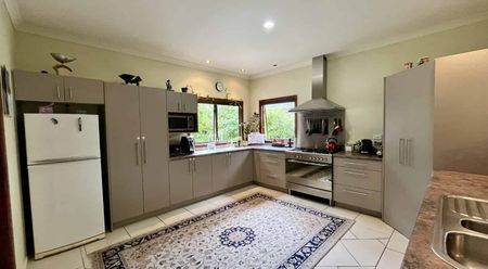 Raureka, 4 bedrooms - Photo 3