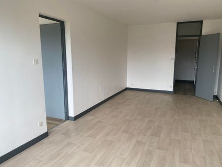 Location Appartement 3 pièces 65m² BERGERAC 24100 - Photo 2