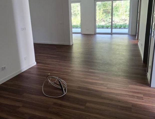 Erstbezug-Wohntraum mit moderner Ausstattung, exklusivem Bad, Gästebad, Terrasse! - Foto 1