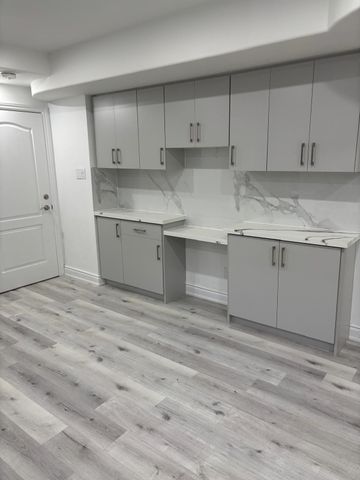 For Lease - 5321 Durie Road Unit# Legal basement SEP ENTRAN, Mississauga, Ontario - Photo 4