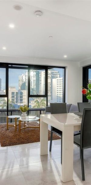 "Stunning Apartment for Rent in Picturesque Kangaroo Point - Luxury Living at Its Finest!" - Photo 1