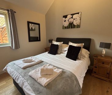 Manor Farm Road - Photo 2