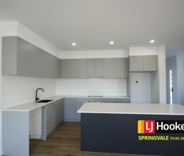 BRAND NEW TOWNHOUSE - Photo 5