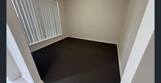 Family Home 4 Bedroom and Study For Lease - Photo 1