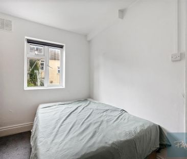 5 bedroom terraced house to rent - Photo 4