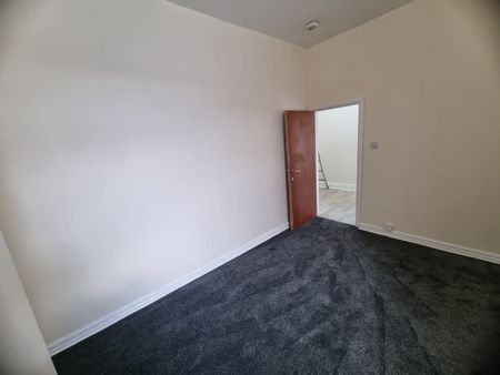 2 Bed Flat, New Ferry Road, CH62 - Photo 2
