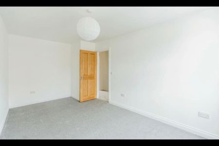 3 Bed Semi-Detached House, Hughenden Road, BS7 - Photo 4